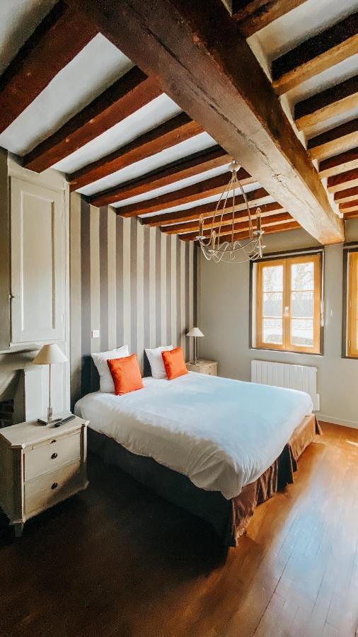 Hotel La Licorne & Spa Lyons-la-Foret Bagian luar foto