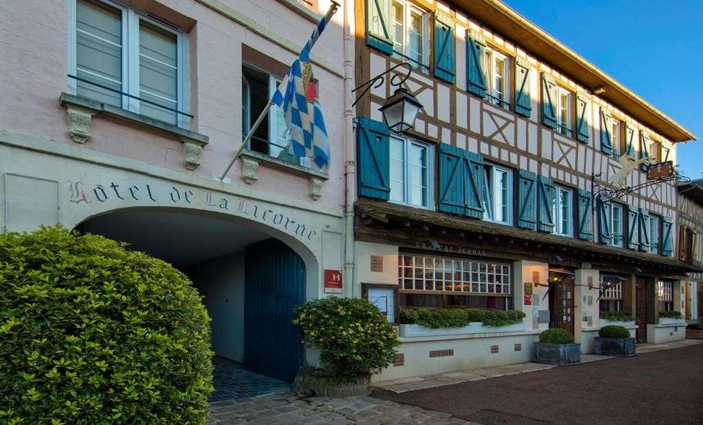 Hotel La Licorne & Spa Lyons-la-Foret Bagian luar foto